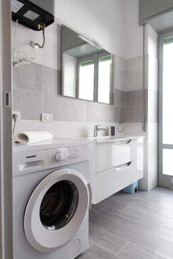 Gray Pearl - Modern Apartment In City Center Arona Eksteriør bilde